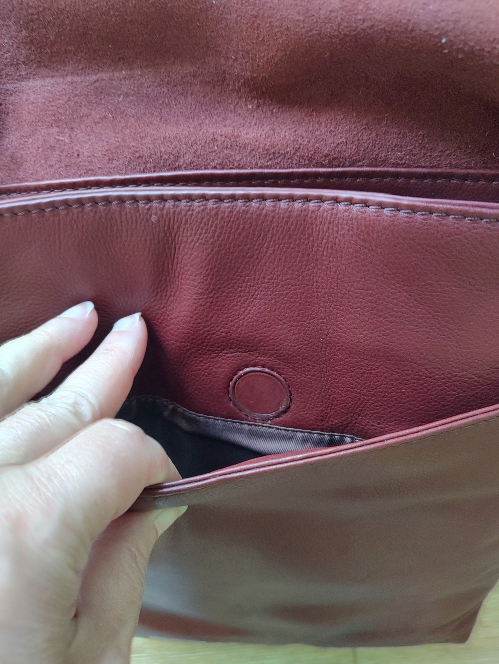 NEW ILI NEW YORK Calfskin Canada Crossbody Bag in Redwood NWT - Picture 8 of 16